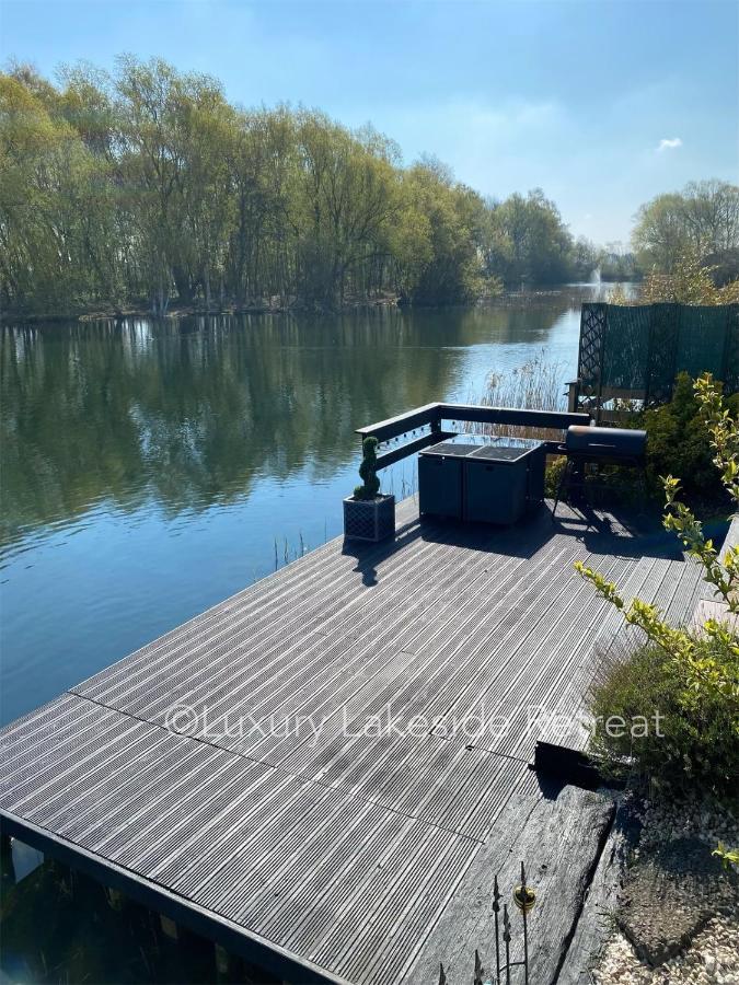 Lakeside Retreat With Hot Tub & Fishing Peg At Tattershall Lakes Country Park Hotel Екстериор снимка